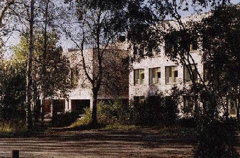 Здание школы. 1999 год